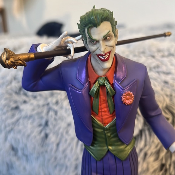 Joker statue - Picture 3 of 10